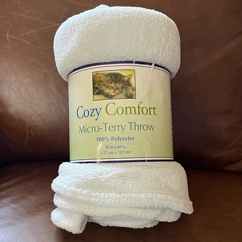 COZY COMFORT Micro-Terry Dusty Blue Throw. 50" X 60" NEW